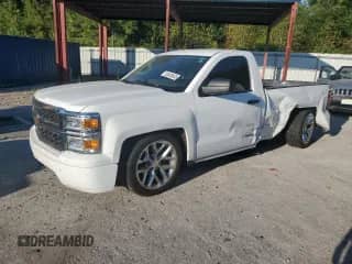2014 Chevrolet Silverado 1500 Work Truck z VIN 1GCNCPEH7EZ417591, wystawiony jako Copart lot #83839635 z przebiegiem 299 678 mil mil oraz Szkoda całkowita • Salvage title. Historia ofert i sprzedaży dostępna na DreamBid. Obrazek 1.
