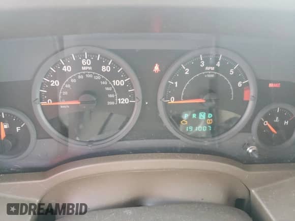 2008 Jeep Compass Sport с VIN 1J8FT47048D708781, выставлен на аукционе Copart как лот 63935625 с пробегом 191 007 миль миль и Чистый • Clean title. История ставок и продаж доступна на DreamBid. Изображение 9.