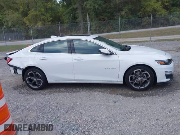 2022 Chevrolet Malibu LT z VIN 1G1ZD5ST7NF141838, wystawiony jako IAAI lot #43266941 z przebiegiem 62 216 mil mil oraz . Historia ofert i sprzedaży dostępna na DreamBid. Obrazek 14.
