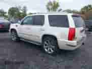 2009 Cadillac Escalade with VIN 1GYFK13259R250022, listed as a IAAI auction lot 43423424 with 210,882 mi miles and . Bid and sale history available at DreamBid. Image 3.