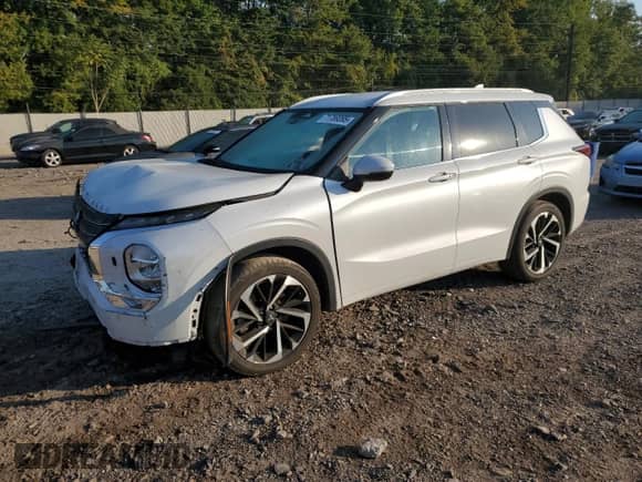 2024 Mitsubishi Outlander SEL с VIN JA4J4WA84RZ023932, выставлен на аукционе Copart как лот 71789095 с пробегом 24 300 миль миль и Списание • Salvage title. История ставок и продаж доступна на DreamBid. Изображение 1.