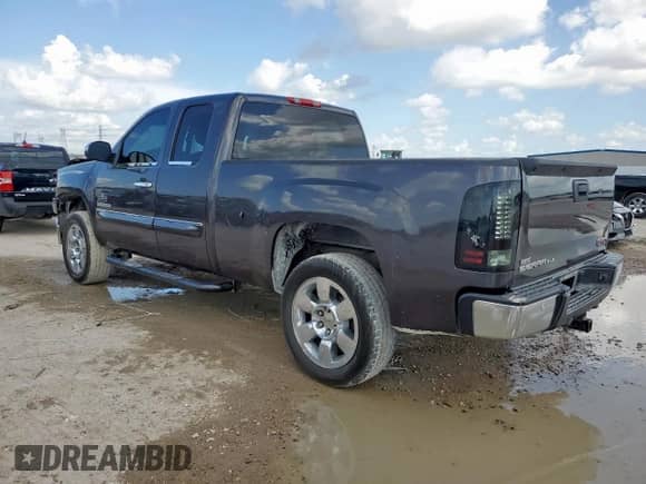 2010 GMC Sierra 1500 SLE z VIN 1GTSCVE04AZ124792, wystawiony jako Copart lot #61503085 z przebiegiem 195 971 mil mil oraz Szkoda całkowita • Salvage title. Historia ofert i sprzedaży dostępna na DreamBid. Obrazek 2.