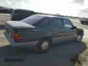 1991 Mercedes-Benz 300 z VIN WDBEB28D0MB487342, wystawiony jako Copart lot #77837294 z przebiegiem 319 175 mil mil oraz Szkoda całkowita • Salvage title. Historia ofert i sprzedaży dostępna na DreamBid. Obrazek 3.