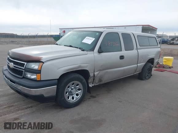 2006 Chevrolet Silverado 1500 LS с VIN 1GCEC19V86Z146071, выставлен на аукционе IAAI как лот 41853522 с пробегом 118 855 миль миль и . История ставок и продаж доступна на DreamBid. Изображение 17.