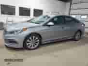 2017 Hyundai Sonata Sport z VIN 5NPE34AF4HH588331, wystawiony jako Copart lot #70566855 z przebiegiem Nie podano mil oraz Szkoda całkowita • Salvage title. Historia ofert i sprzedaży dostępna na DreamBid. Obrazek 1.