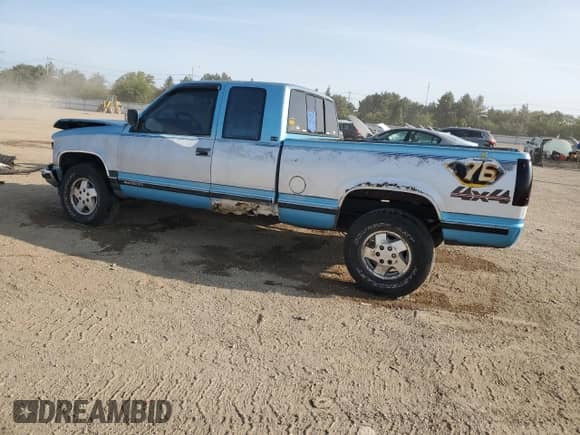 1993 GMC Sierra 1500 SLT с VIN 2GTEK19Z6P1507913, выставлен на аукционе Copart как лот 71995315 с пробегом 260 353 миль миль и Списание • Salvage title. История ставок и продаж доступна на DreamBid. Изображение 2.