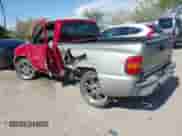 2005 GMC Sierra 1500 Work Truck z VIN 1GTEC14XX5Z187194, wystawiony jako IAAI lot #42644156 z przebiegiem 213 308 mil mil oraz . Historia ofert i sprzedaży dostępna na DreamBid. Obrazek 3.