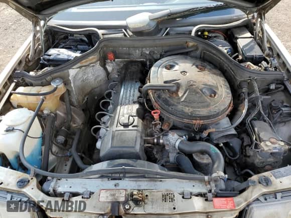 1987 Mercedes-Benz 300 E z VIN WDBEA30D5HA530184, wystawiony jako Copart lot #66464565 z przebiegiem 153 757 mil mil oraz Czysty tytuł • Clean title. Historia ofert i sprzedaży dostępna na DreamBid. Obrazek 11.