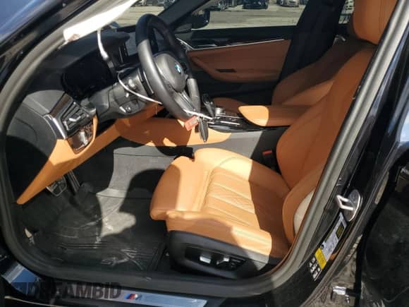 2023 BMW 5 Series 540i xDrive z VIN WBA73BJ00PWY18798, wystawiony jako Copart lot #72574454 z przebiegiem 26 445 mil mil oraz Szkoda całkowita • Salvage title. Historia ofert i sprzedaży dostępna na DreamBid. Obrazek 7.