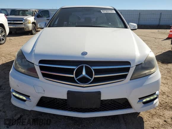 2014 Mercedes-Benz C 250 Sport with VIN WDDGF4HB6EA952812, listed as a Copart auction lot 87303155 with 159,094 mi miles and Salvage title. Bid and sale history available at DreamBid. Image 5.