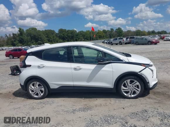 2023 Chevrolet Bolt EV 1LT z VIN 1G1FW6S06P4109972, wystawiony jako IAAI lot #43299280 z przebiegiem 41 780 mil mil oraz . Historia ofert i sprzedaży dostępna na DreamBid. Obrazek 14.