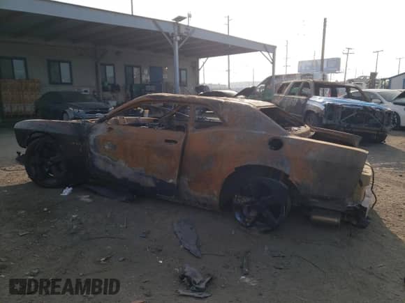 2016 Dodge Challenger R/T Plus z VIN 2C3CDZBT0GH354141, wystawiony jako Copart lot #86332314 z przebiegiem Nie podano mil oraz Nie do naprawy • Non repairable. Historia ofert i sprzedaży dostępna na DreamBid. Obrazek 2.