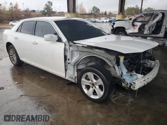 2011 Chrysler 300 с VIN 2C3CA4CG7BH526350, выставлен на аукционе Copart как лот 84031134 с пробегом 216 322 миль миль и Списание • Salvage title. История ставок и продаж доступна на DreamBid. Изображение 4.