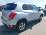 2021 Chevrolet Trax LS z VIN KL7CJNSM4MB365473, wystawiony jako IAAI lot #42563499 z przebiegiem 52 407 mil mil oraz . Historia ofert i sprzedaży dostępna na DreamBid. Obrazek 4.