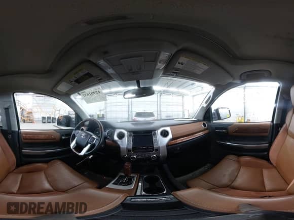 2017 Toyota Tundra Platinum с VIN 5TFAY5F12HX655824, выставлен на аукционе IAAI как лот 42902032 с пробегом 116 161 миль миль и . История ставок и продаж доступна на DreamBid. Изображение 21.