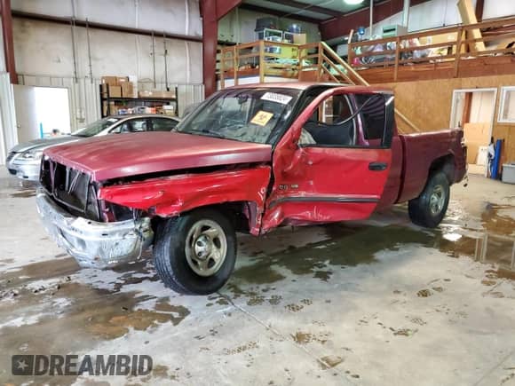 1996 Dodge 1500 с VIN 3B7HC13Y0TG147100, выставлен на аукционе Copart как лот 73035824 с пробегом Не указан миль и На запчасти • Non repairable. История ставок и продаж доступна на DreamBid. Изображение 1.