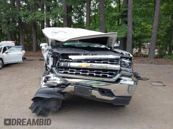 2017 Chevrolet Silverado 1500 LTZ z VIN 3GCUKSEC6HG340416, wystawiony jako IAAI lot #42812522 z przebiegiem 152 028 mil mil oraz . Historia ofert i sprzedaży dostępna na DreamBid. Obrazek 12.