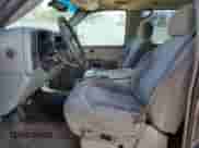 2002 Chevrolet Suburban LS с VIN 3GNEC16ZX2G265362, выставлен на аукционе Copart как лот 49386535 с пробегом 256 290 миль миль и Списание • Salvage title. История ставок и продаж доступна на DreamBid. Изображение 7.