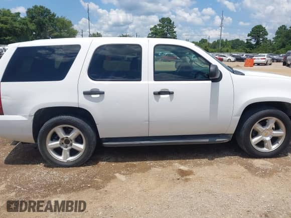 2010 Chevrolet Tahoe LS с VIN 1GNMCAE0XAR235601, выставлен на аукционе IAAI как лот 42482730 с пробегом 278 772 миль миль и . История ставок и продаж доступна на DreamBid. Изображение 13.