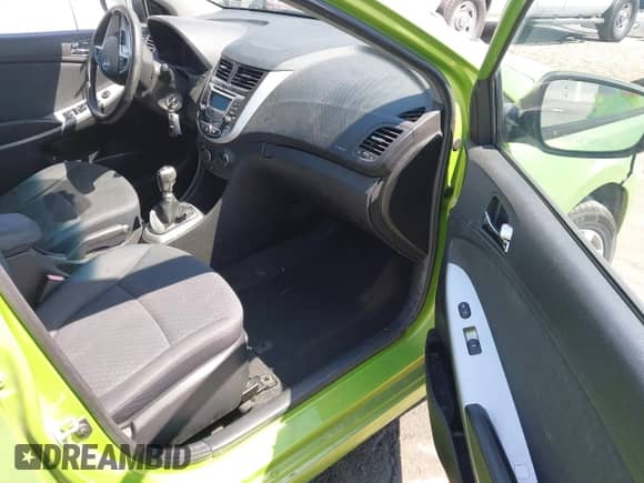 2013 Hyundai Accent SE с VIN KMHCU5AE0DU103390, выставлен на аукционе IAAI как лот 43010256 с пробегом 95 419 миль миль и . История ставок и продаж доступна на DreamBid. Изображение 5.