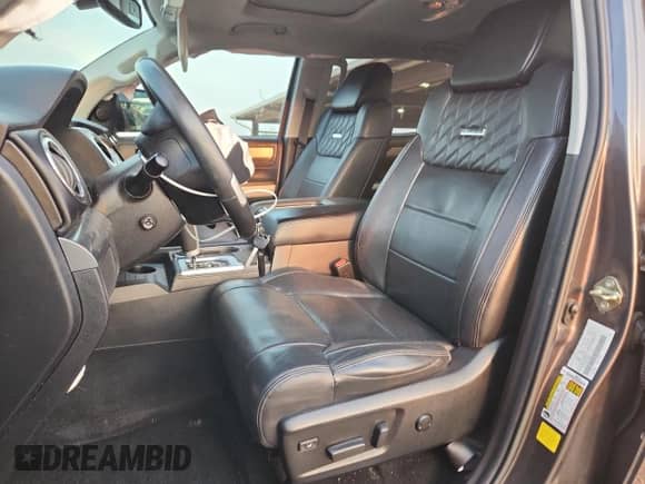 2020 Toyota Tundra Platinum с VIN 5TFGY5F15LX266288, выставлен на аукционе Copart как лот 81099515 с пробегом 124 933 миль миль и Списание • Salvage title. История ставок и продаж доступна на DreamBid. Изображение 7.