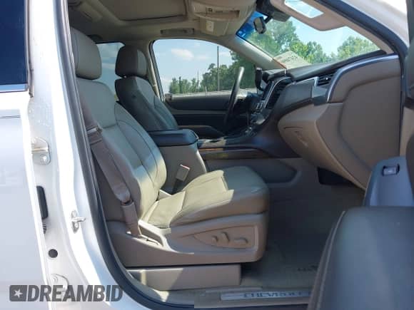 2016 Chevrolet Suburban LT z VIN 1GNSCHKC5GR408920, wystawiony jako IAAI lot #42474090 z przebiegiem 232 354 mil mil oraz . Historia ofert i sprzedaży dostępna na DreamBid. Obrazek 5.