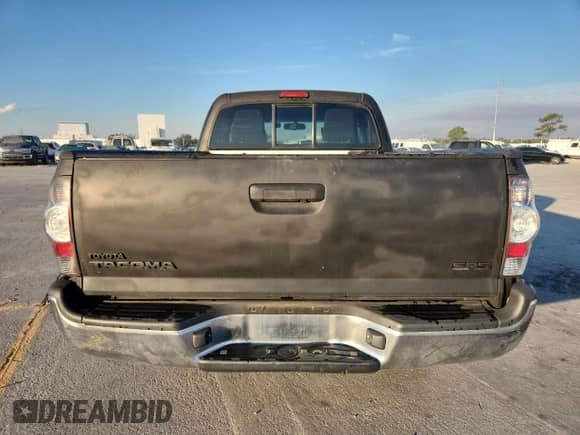 2011 Toyota Tacoma с VIN 5TFTX4CN3BX002388, выставлен на аукционе Copart как лот 82533795 с пробегом 153 849 миль миль и Чистый • Clean title. История ставок и продаж доступна на DreamBid. Изображение 6.