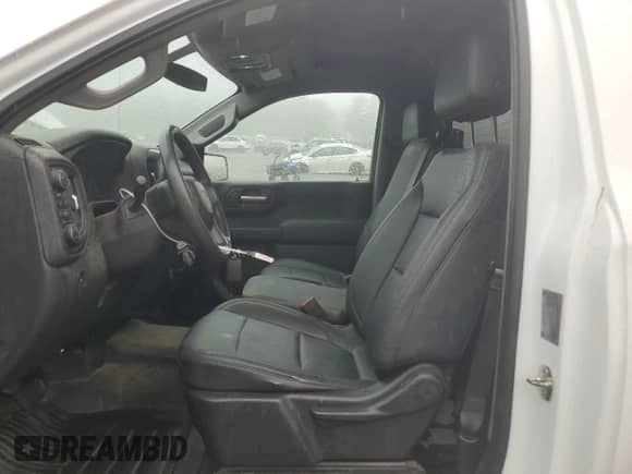 2019 Chevrolet Silverado 1500 Work Truck z VIN 3GCNYAEH5KG171148, wystawiony jako Copart lot #60955625 z przebiegiem 81 070 mil mil oraz Szkoda całkowita • Salvage title. Historia ofert i sprzedaży dostępna na DreamBid. Obrazek 7.