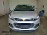2021 Chevrolet Trax LS с VIN KL7CJKSB4MB307912, выставлен на аукционе Copart как лот 63120935 с пробегом Не указан миль и Чистый • Clean title. История ставок и продаж доступна на DreamBid. Изображение 5.