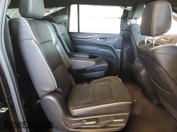 2022 Cadillac Escalade ESV Premium Luxury с VIN 1GYS4KKL2NR351926, выставлен на аукционе Copart как лот 61488285 с пробегом 127 355 миль миль и Списание • Salvage title. История ставок и продаж доступна на DreamBid. Изображение 11.
