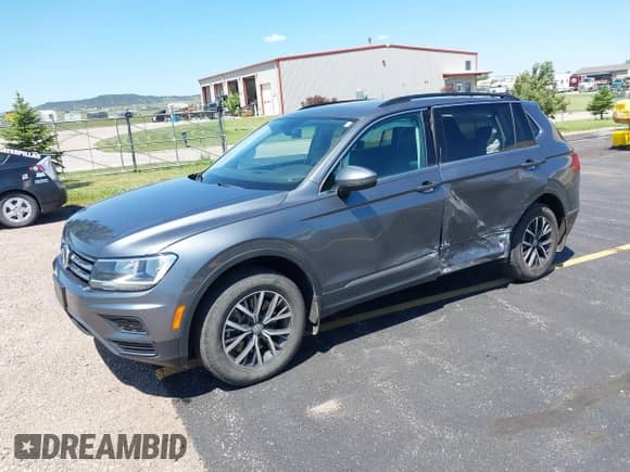 2020 Volkswagen Tiguan SE с VIN 3VV2B7AX4LM070336, выставлен на аукционе IAAI как лот 42623051 с пробегом 81 425 миль миль и . История ставок и продаж доступна на DreamBid. Изображение 17.