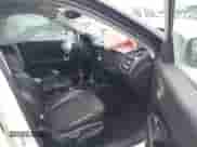 2019 Jeep Compass Altitude z VIN 3C4NJCBB5KT615720, wystawiony jako IAAI lot #42148757 z przebiegiem 205 016 mil mil oraz . Historia ofert i sprzedaży dostępna na DreamBid. Obrazek 5.