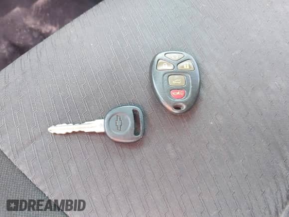 2010 Chevrolet Tahoe LS с VIN 1GNMCAE01AR262122, выставлен на аукционе IAAI как лот 42521429 с пробегом 214 686 миль миль и . История ставок и продаж доступна на DreamBid. Изображение 11.