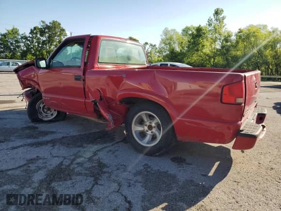 1998 Chevrolet S-10 LS with VIN 1GCCS144XWK237392, listed as a Copart auction lot 57331565 with 129,983 mi miles and Salvage title. Bid and sale history available at DreamBid. Image 2.