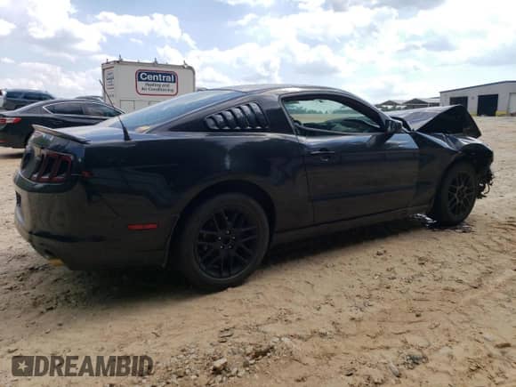 2014 Ford Mustang V6 with VIN 1ZVBP8AM7E5325126, listed as a Copart auction lot 59134364 with 153,735 mi miles and Salvage title. Bid and sale history available at DreamBid. Image 3.