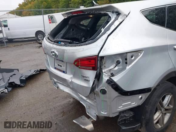 2018 Hyundai Santa Fe 2.4L с VIN 5XYZTDLB0JG533030, выставлен на аукционе IAAI как лот 43434007 с пробегом 124 135 миль миль и . История ставок и продаж доступна на DreamBid. Изображение 19.