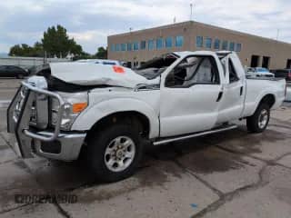 2014 Ford F-250 XL z VIN 1FT7W2B60EEB46578, wystawiony jako Copart lot #61462115 z przebiegiem Nie podano mil oraz Nie do naprawy • Non repairable. Historia ofert i sprzedaży dostępna na DreamBid. Obrazek 1.