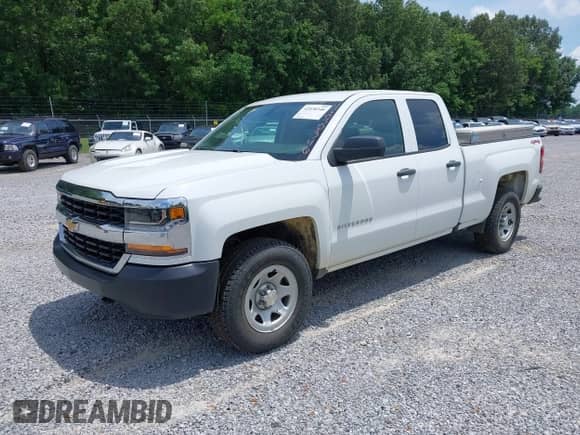 2019 Chevrolet Silverado 1500 Work Truck z VIN 2GCVKNECXK1105765, wystawiony jako IAAI lot #42530346 z przebiegiem 122 165 mil mil oraz . Historia ofert i sprzedaży dostępna na DreamBid. Obrazek 2.