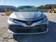 2020 Toyota Camry LE z VIN 4T1C11AK8LU351957, wystawiony jako Copart lot #86512345 z przebiegiem 83 646 mil mil oraz Szkoda całkowita • Salvage title. Historia ofert i sprzedaży dostępna na DreamBid. Obrazek 5.