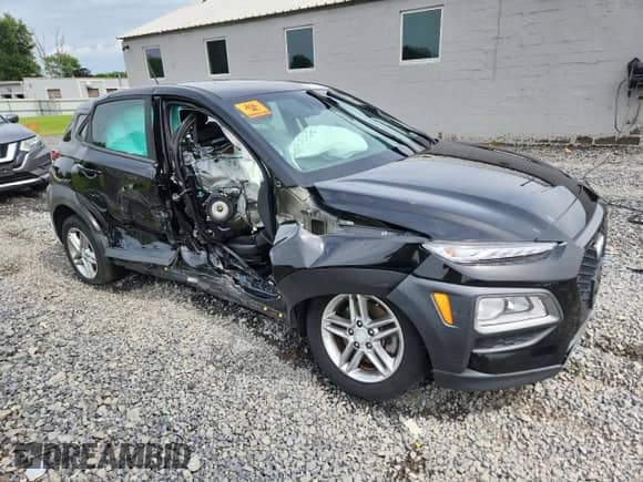 2020 Hyundai Kona SE с VIN KM8K1CAA1LU572444, выставлен на аукционе Copart как лот 63914505 с пробегом 76 856 миль миль и Списание • Salvage title. История ставок и продаж доступна на DreamBid. Изображение 4.