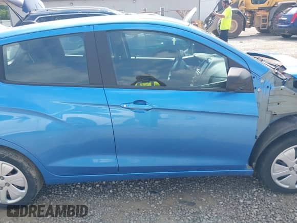 2018 Chevrolet Spark LS z VIN KL8CB6SA0JC424822, wystawiony jako IAAI lot #42603575 z przebiegiem 103 465 mil mil oraz . Historia ofert i sprzedaży dostępna na DreamBid. Obrazek 14.