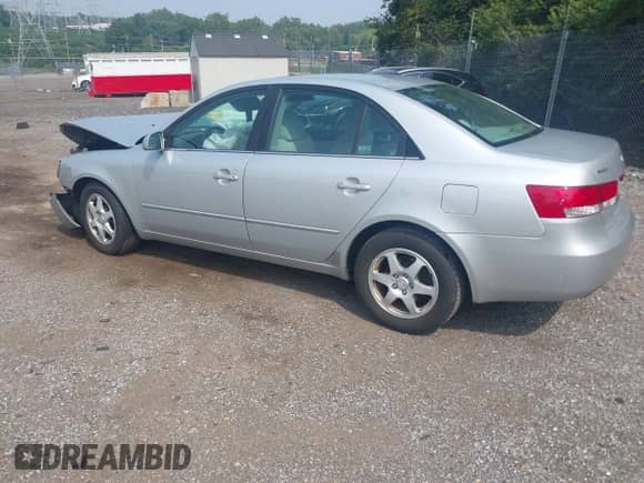 2006 Hyundai Sonata GLS z VIN 5NPEU46F66H129627, wystawiony jako IAAI lot #42914454 z przebiegiem 131 865 mil mil oraz . Historia ofert i sprzedaży dostępna na DreamBid. Obrazek 3.