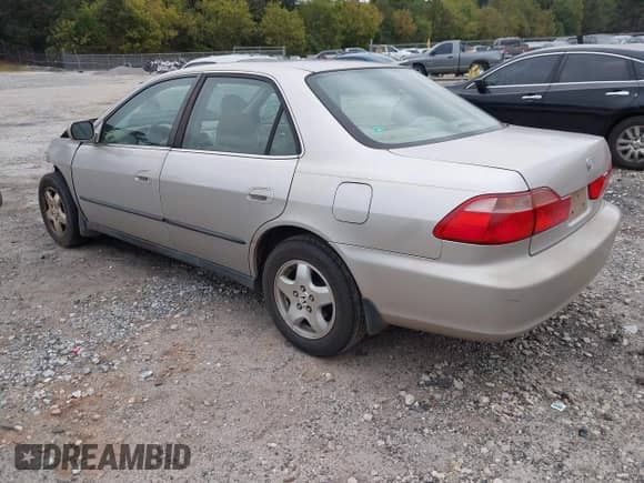 1999 Honda Accord LX with VIN 1HGCG1646XA061013, listed as a IAAI auction lot 43344192 with 147,494 mi miles and . Bid and sale history available at DreamBid. Image 3.