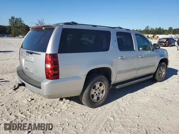 2011 Chevrolet Suburban LT с VIN 1GNSCJE06BR178158, выставлен на аукционе Copart как лот 86679225 с пробегом 232 201 миль миль и Чистый • Clean title. История ставок и продаж доступна на DreamBid. Изображение 3.