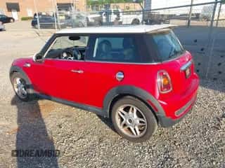 2008 MINI Hardtop S with VIN WMWMF73598TV32869, listed as a IAAI auction lot 42627078 with 145,752 mi miles and . Bid and sale history available at DreamBid. Image 3.