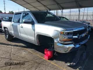 2017 Chevrolet Silverado 1500 LT z VIN 3GCPCRECXHG194539, wystawiony jako IAAI lot #43294157 z przebiegiem 81 136 mil mil oraz . Historia ofert i sprzedaży dostępna na DreamBid. Obrazek 1.