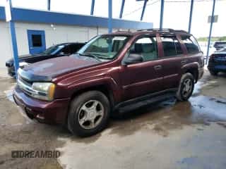 2007 Chevrolet TrailBlazer LS z VIN 1GNDS13S672303904, wystawiony jako Copart lot #84057835 z przebiegiem 90 550 mil mil oraz Czysty tytuł • Clean title. Historia ofert i sprzedaży dostępna na DreamBid. Obrazek 1.