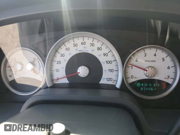 2007 Dodge Dakota SLT с VIN 1D7HE48P77S164721, выставлен на аукционе Copart как лот 49673685 с пробегом 218 861 миль миль и Списание • Salvage title. История ставок и продаж доступна на DreamBid. Изображение 9.
