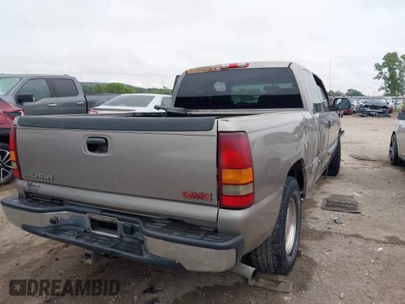 2002 GMC Sierra 1500 SLE с VIN 2GTEC19V121171588, выставлен на аукционе IAAI как лот 43076307 с пробегом 117 879 миль миль и . История ставок и продаж доступна на DreamBid. Изображение 4.
