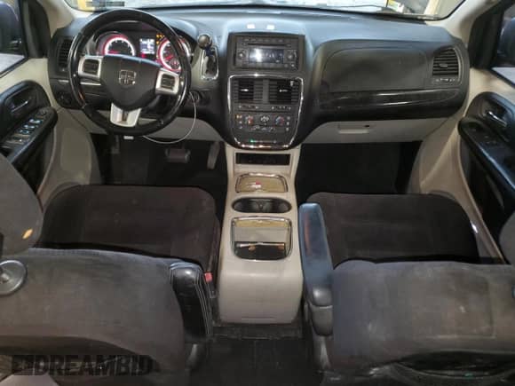 2014 Dodge Grand Caravan SXT 30th Anniversary with VIN 2C4RDGCG5ER290133, listed as a Copart auction lot 63633255 with 132,598 mi miles and Salvage title. Bid and sale history available at DreamBid. Image 8.
